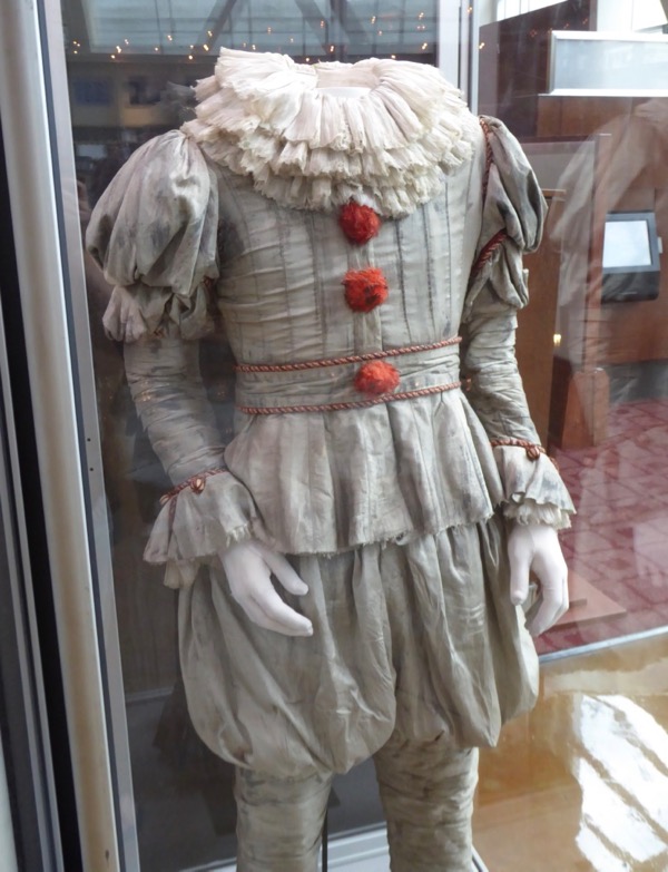 Hollywood Movie Costumes and Props IT movie costumes and props on
