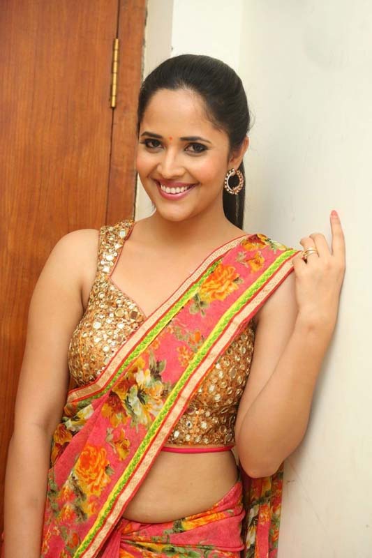 Anchor Anasuya Hot Spicy Red Saree Images.