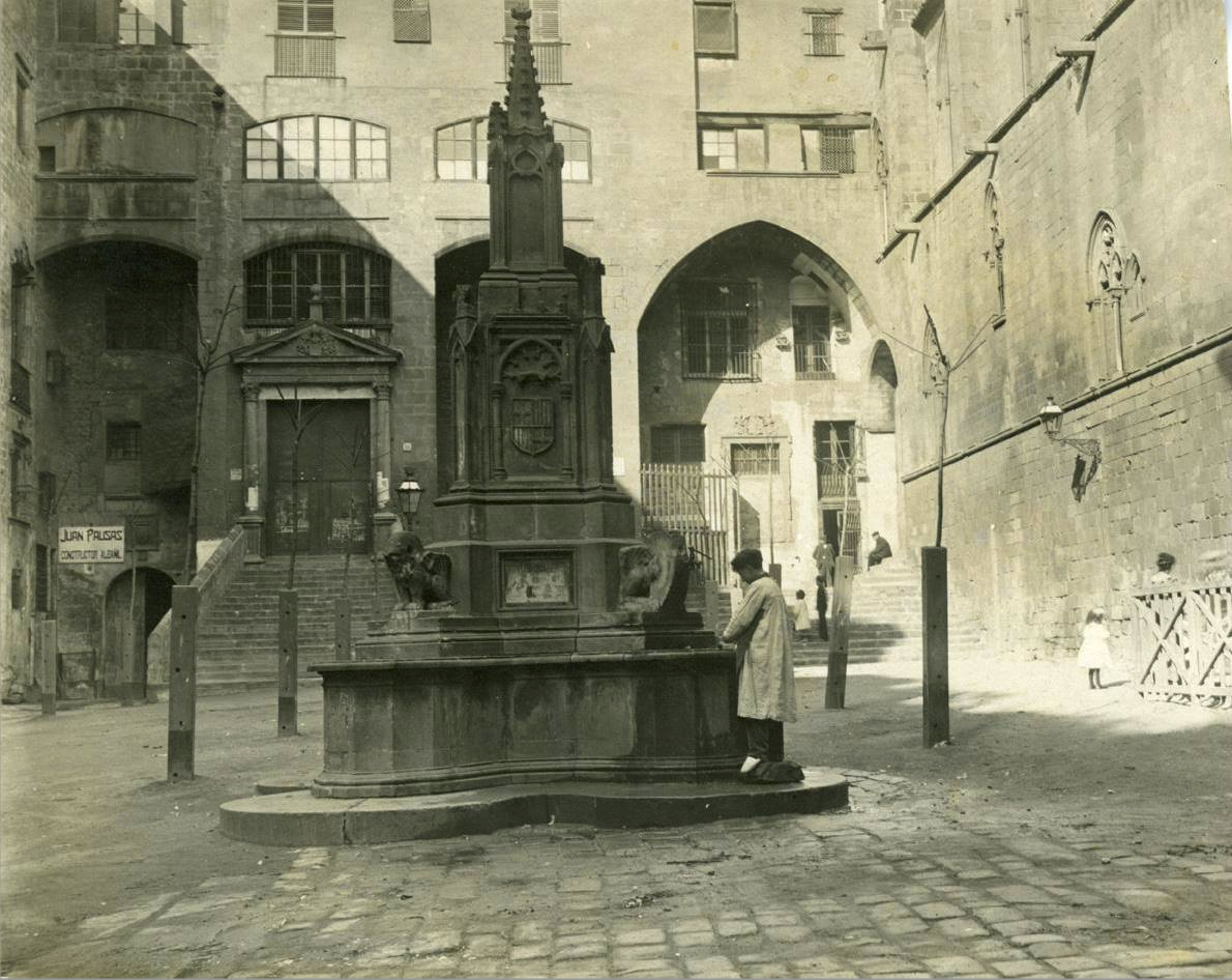 Resultat d'imatges de Plaça del rei