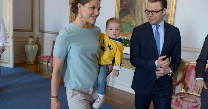 Princesses' lives: Swedish Royal Family hosts reception