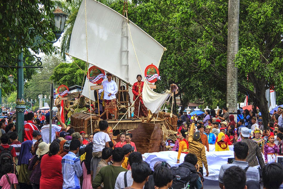 Karnaval Legenda Suku Nusantara di Yogyakarta | KANG LINTAS