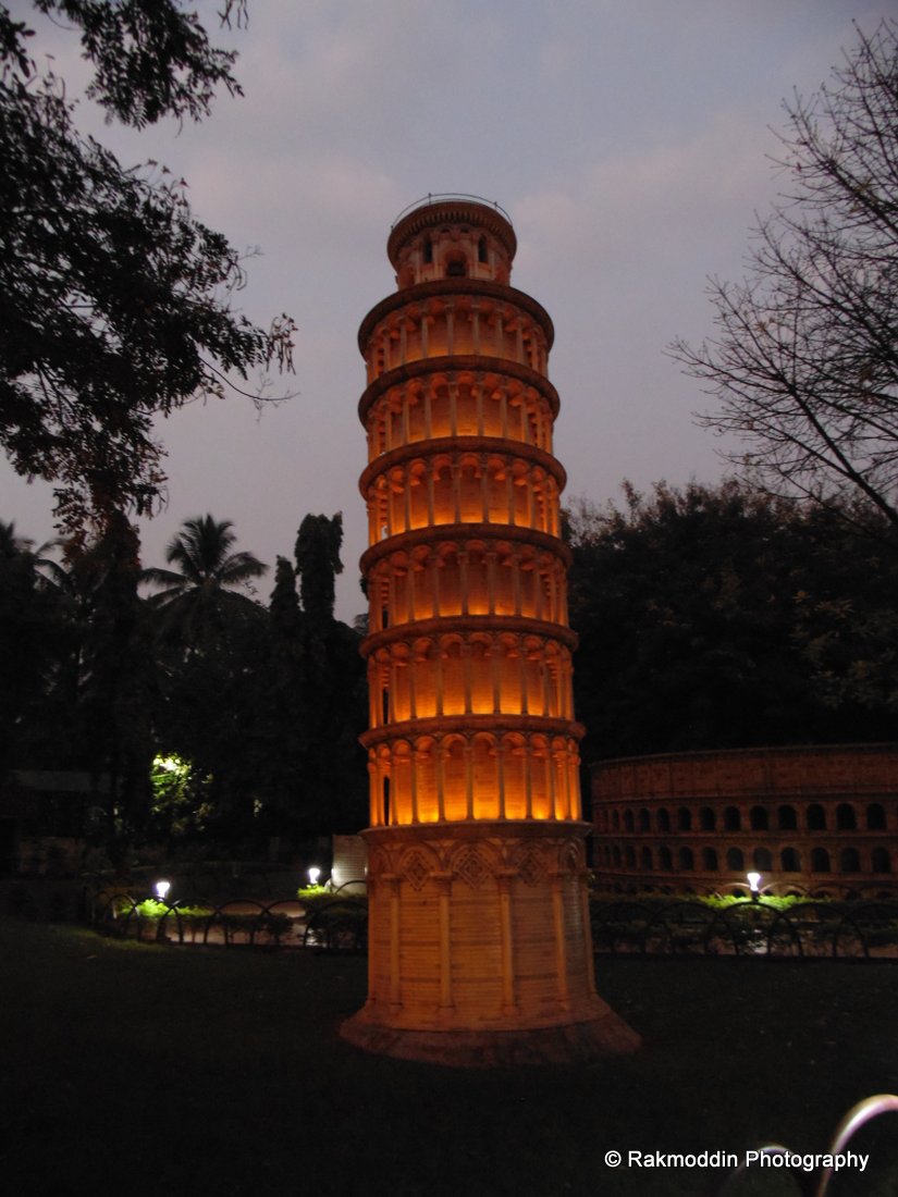 Seven Wonders of the world in Yashwantrao Park in Pune