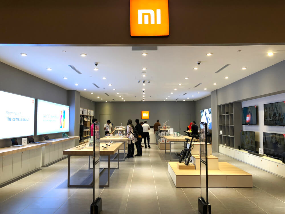 Xiaomi Shares Fall 6 Percent in Hong Kong Trading Debut HQBroker Review