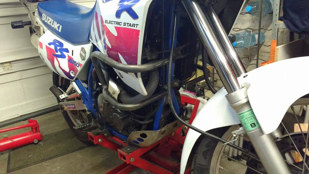 MotoRecycle Tour Préparation Protections/Crashbars DR 650 RSE