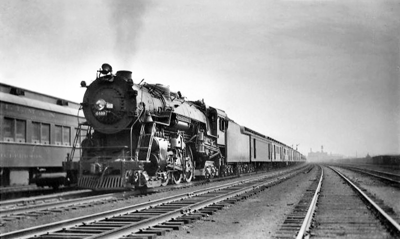 transpress nz: steam-hauled flyer departing Chicago circa 1935