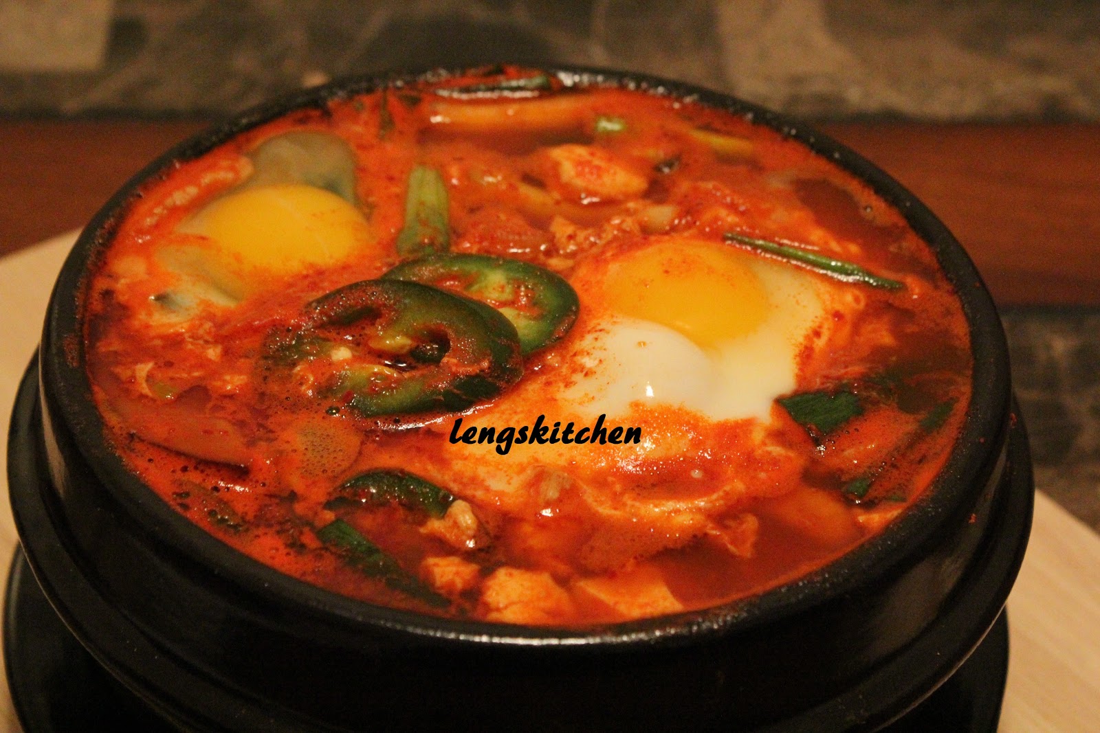 Kitchen Chaos Soondubu Jjigae (Soft Tofu Stew) 순두부 찌개