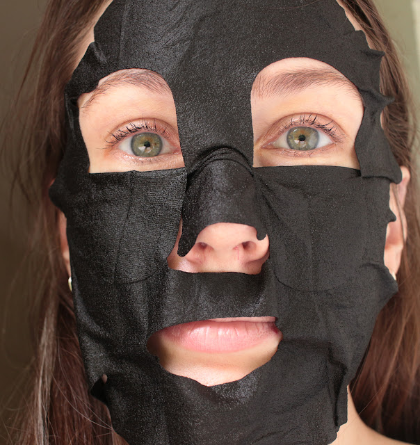 Yes to Tomatoes Detoxifying Charcoal Paper Mask