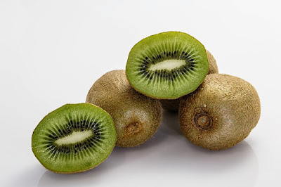 manfaat buah kiwi untuk kesehatan badan secara alami buah kiwi sanggup dikonsumsi secara lan 5.manfaat buah kiwi untuk kesehatan badan secara alami
