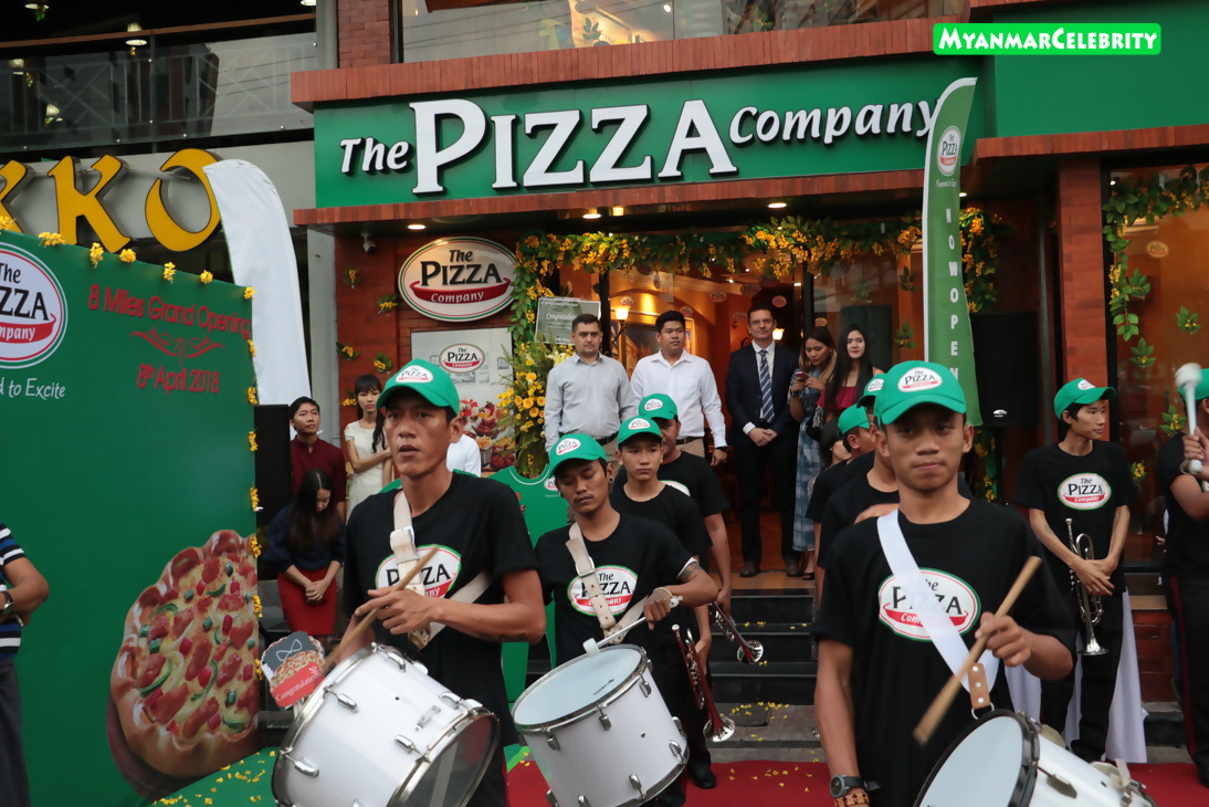 (၈)ဆိုင္ေျမာက္" The Pizza Company " ဖြင္႔႔ပြဲ တတ္ေရာက္ခဲ႕တဲ႔ ပိုင္ျဖိဳးသု