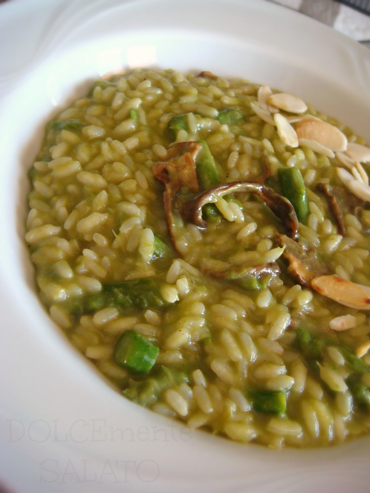 DOLCEmente SALATO Risotto con asparagi, porcini e mandorle
