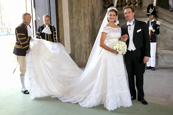 Amal Alamuddin wore an Oscar de la Renta wedding dress, Princess Madeleine wore same Oscar de la Renta wedding dress