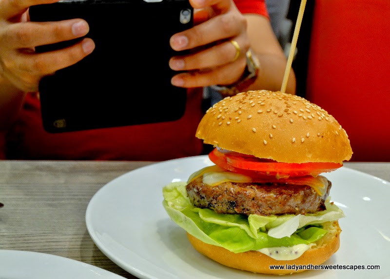 foodstagramming in Gourmet Burger Kitchen Dubai