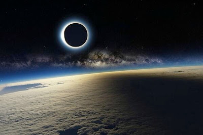 Un eclipse visto desde la estacion espacial internacional Un eclipse visto desde la estacion espacial internacional