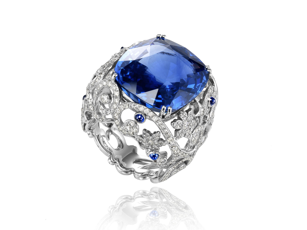 Сапфир фэнтези. Кольцо Chopard Blue Diamond. Chopard кольцо с сапфиром. Chopard Love Saphir Ring. Ювелирные изделия булгари с сапфиром.