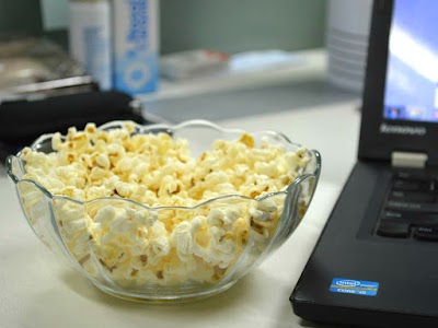 Hacer palomitas con una lata de refresco y 5 trucos mas