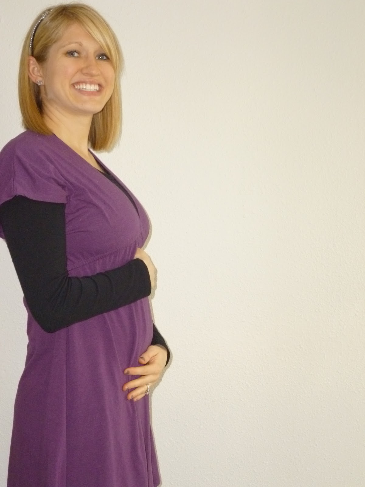 Brad, Leah & Paisley Jane The (very small) baby bump!