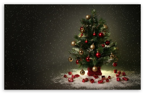Christmas tree wallpaper in HD Christmas tree wallpaper in HD
