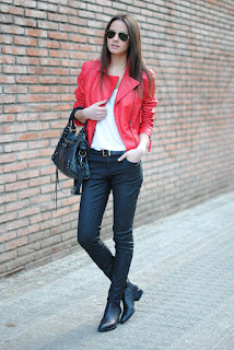 http://4.bp.blogspot.com/-30L9lGbR1Dk/UZ1VFUrxt5I/AAAAAAAANvE/ACgg9r2CTSk/s1600/mango+red+jacket,+black+jeans,+alexander+wang+shoes.jpg