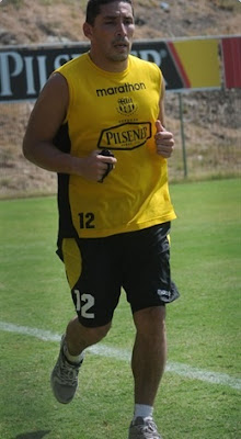 FIEBRE AMARILLA Carlos Morán, listo para defender el arco de Barcelona