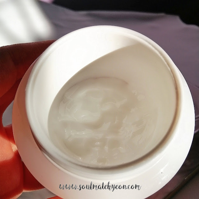 Review; Mamonde's Hibiscus Moisture Ceramide Light Cream