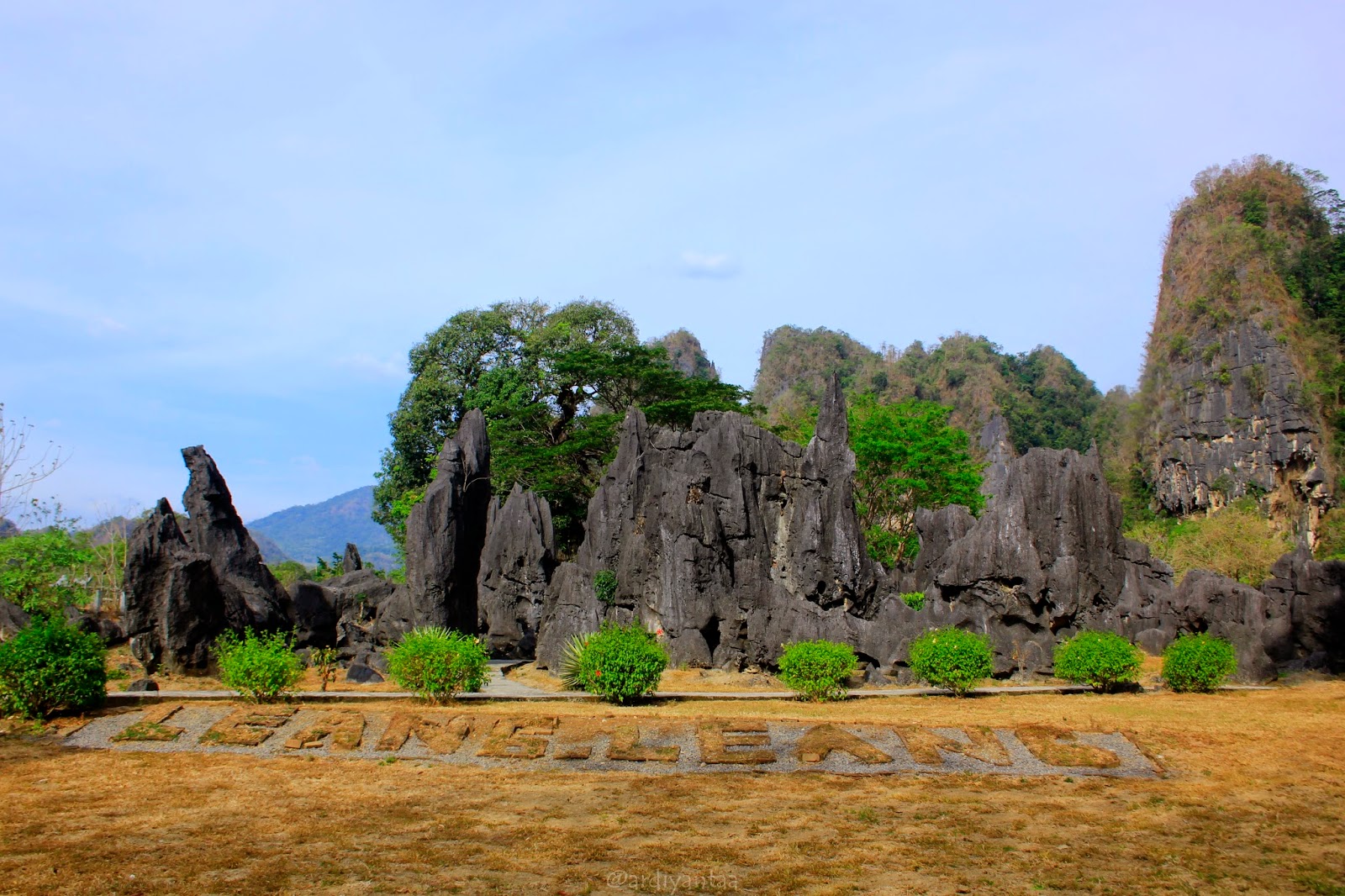 Tangan tiga di taman purbakala Leang-leang... | wisbenbae