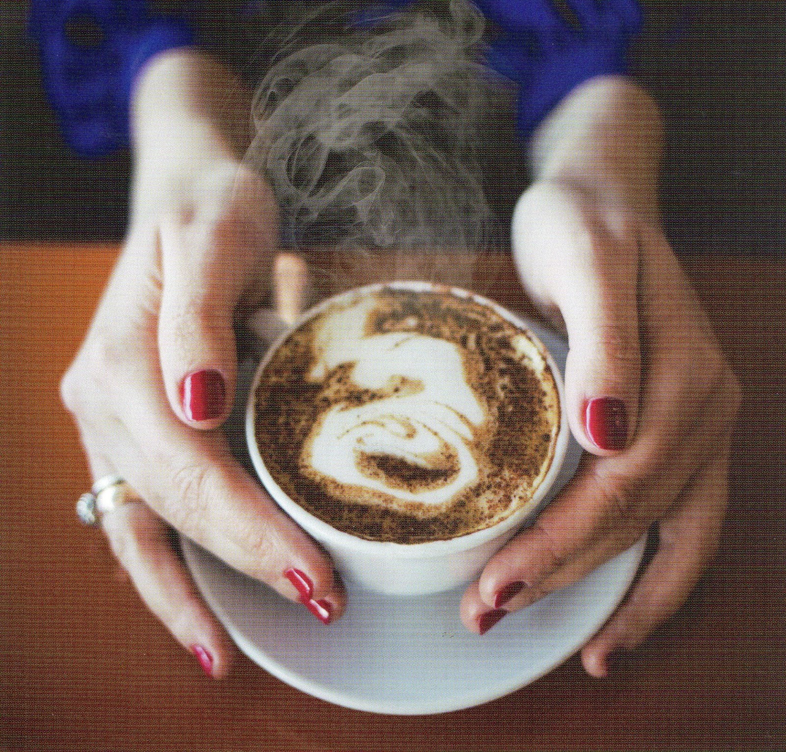 Открытки для кофейни. Чашечку кофе Миронов. Чашечка кофе с штруделями. Кружка кофе в ладошках. За чашечкой кофе на дзен читать рассказы