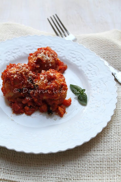 Chiftele din vinete cu sos de rosii/ Eggplant Meatballs with Tomato sauce