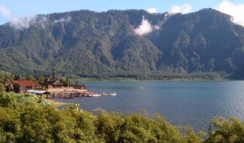 Tempat wisata danau beratan di bali Tempat wisata danau beratan di bali