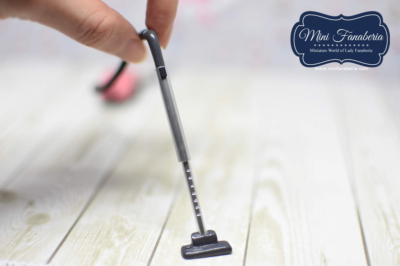 MiniFanaberia Miniature handmade vacuum cleaner