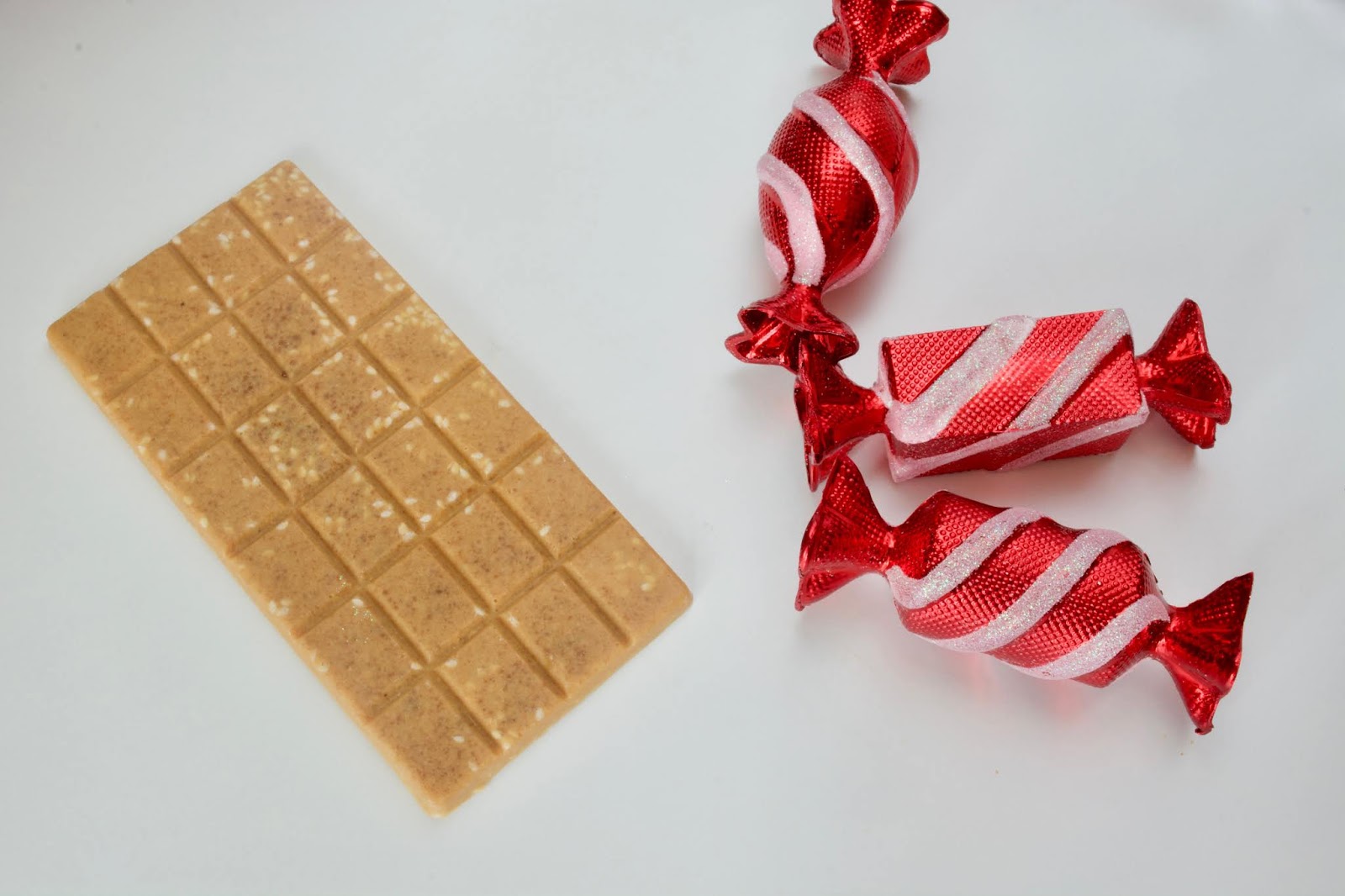 White chocolate with sesame seeds White chocolate with sesame seeds