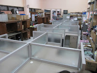 Meja Sekat Kantor Bentuk X - Custom Furniture Kantor Semarang