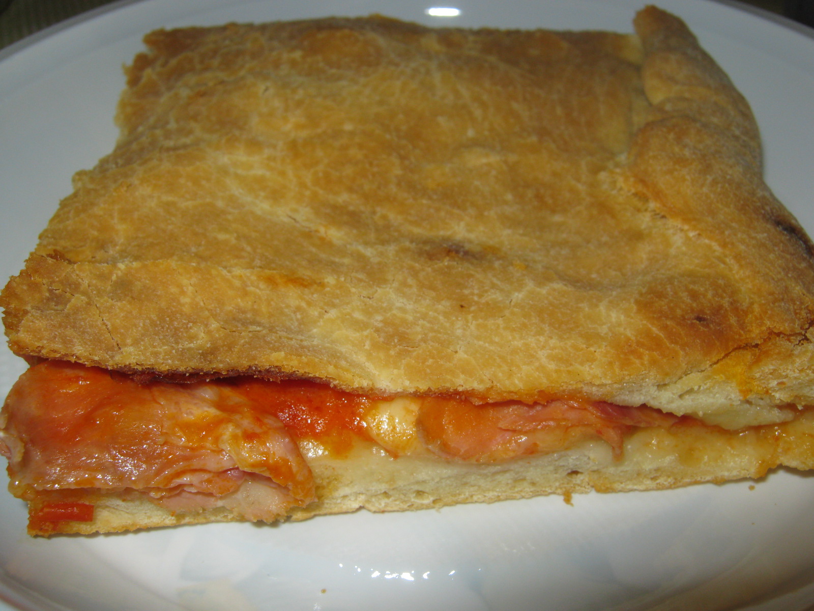 RICETTA CALZONE PROSCIUTTO COTTO, POMODORO E MOZZARELLA