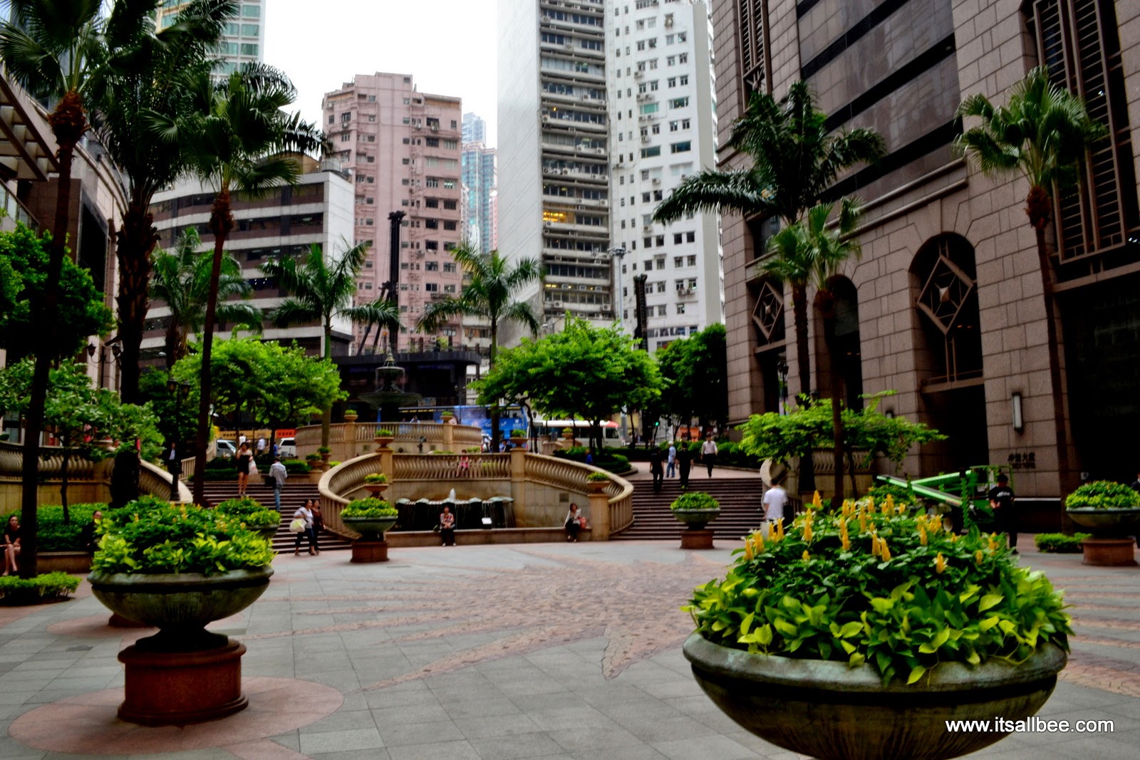 Hong Kong: Lunch Date at Ritz Carlton