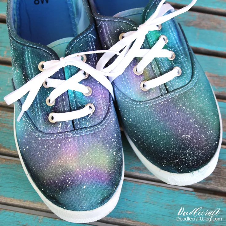 how to tie dye shoes to look like a universe filled with light and stars