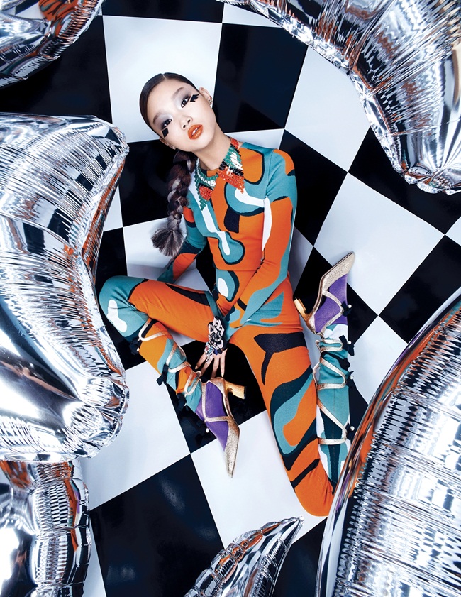 W Korea November 2015, Bae Yoon Young Christian Dior 2015 AW RTW Orange Popart Printed Knit Jacquard Bodysuit Editorials