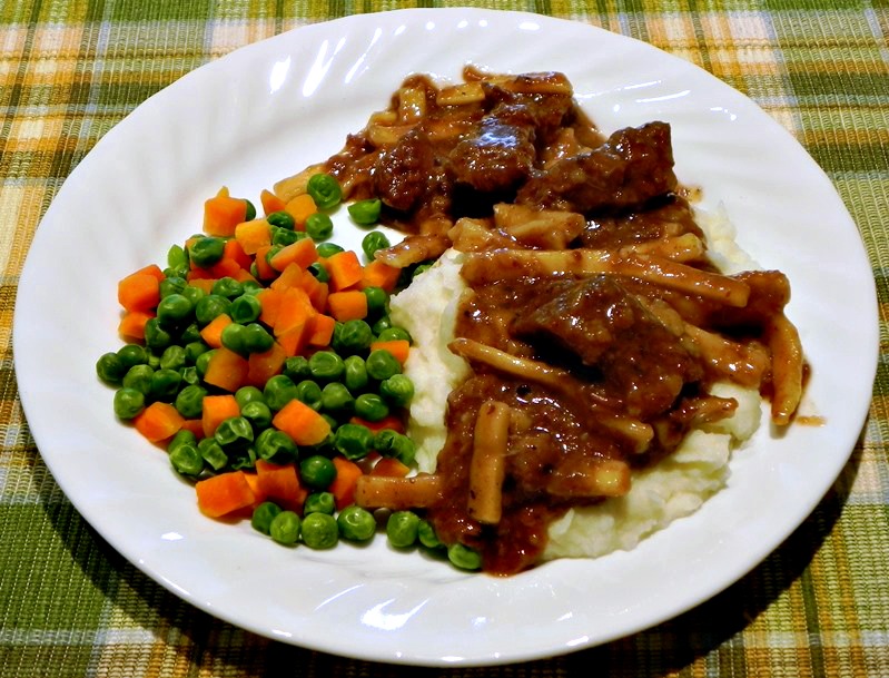 The Iowa Housewife Homemade Beef and Noodles