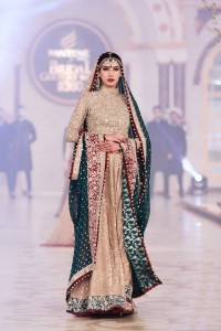 10 dupatta drape styles for Pakistani brides 10 dupatta drape styles for Pakistani brides