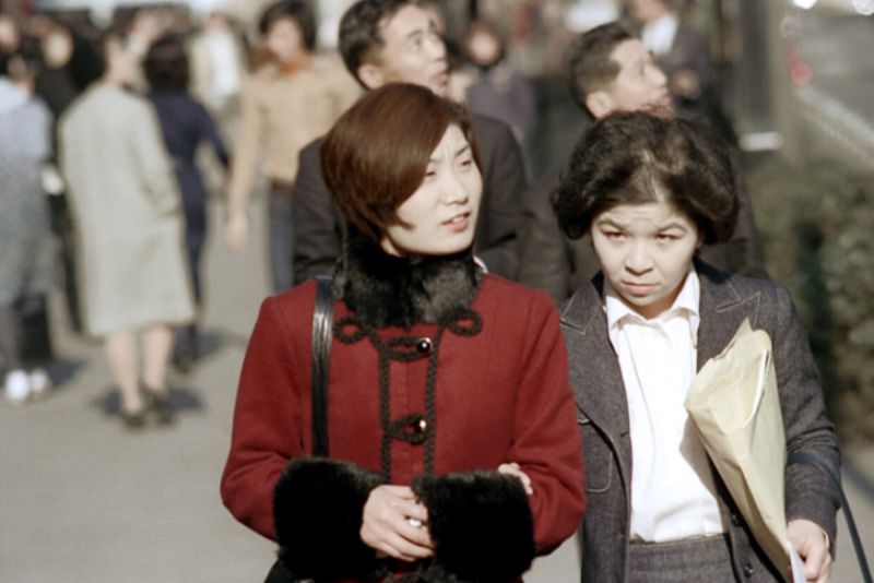 Vintage Tokyo Street Style: Ladies and Their Everyday Looks in the early 1970s - 17