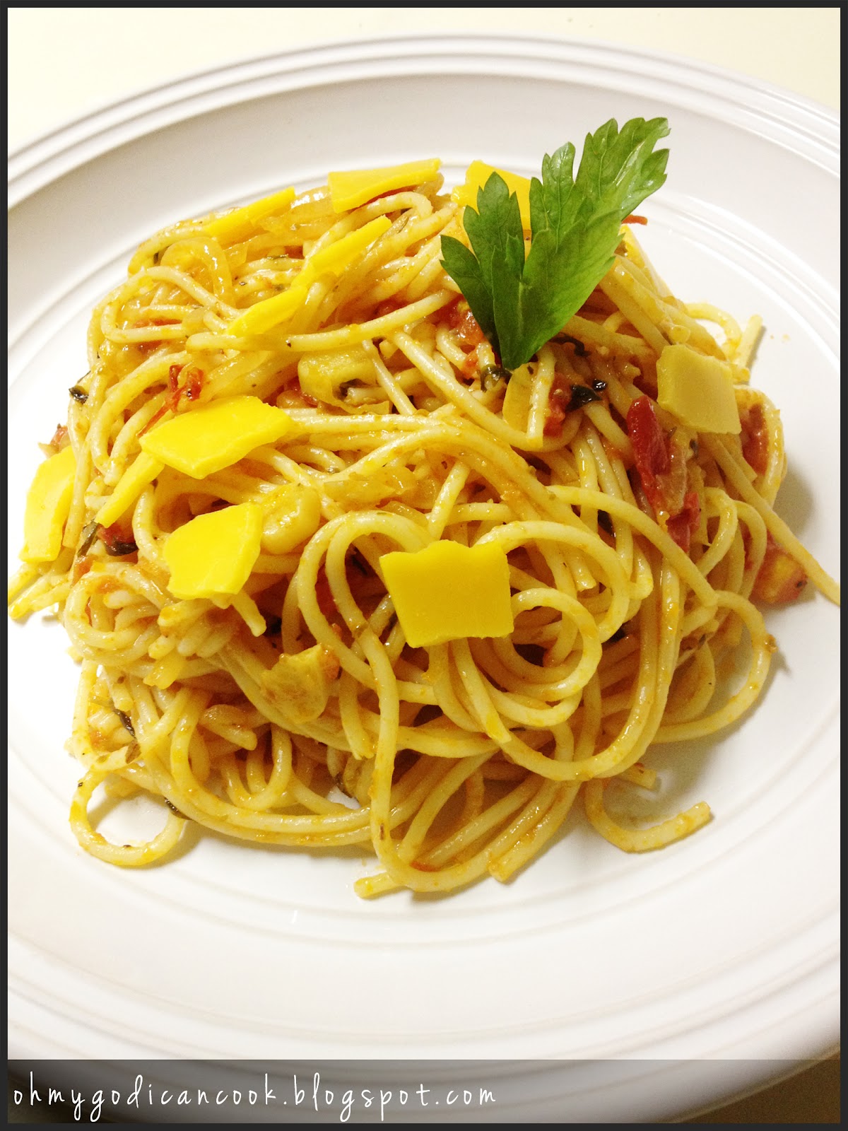Laavy's Kitchen A food blog by Laavy Spaghetti Marinara with tomato