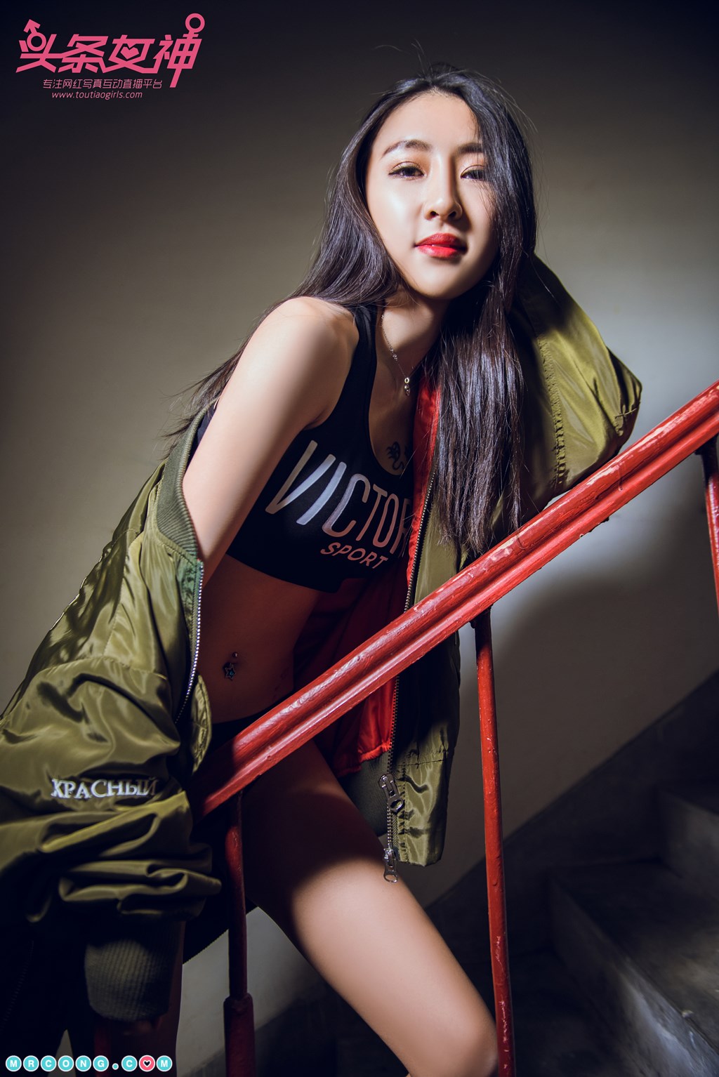 TouTiao 2017-11-16: Model Ru Yi (如意) (21 photos)