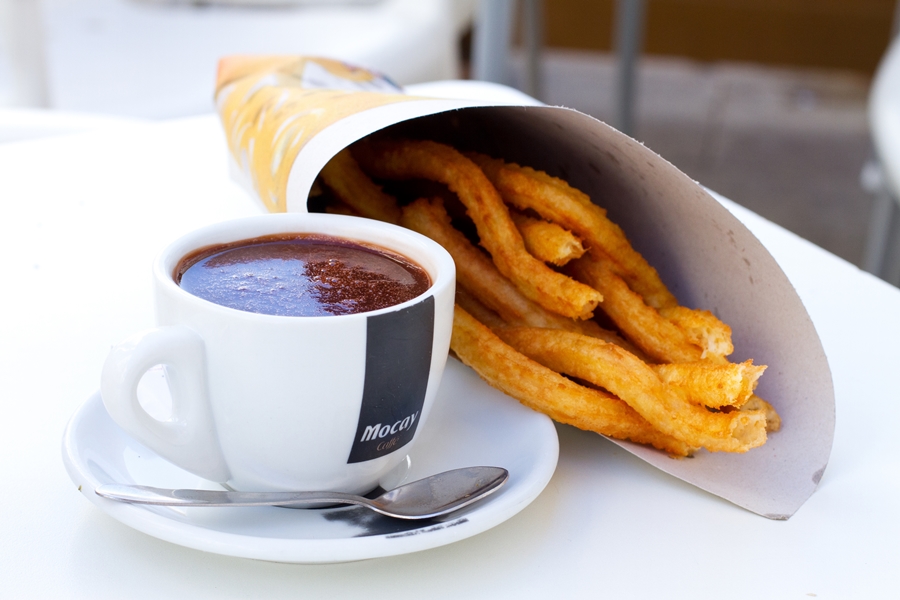 churros con chocolate_helpot churrot appelsiinikastikkeessa_vegaani_resepti_Andalusian auringossa_ruokablogi