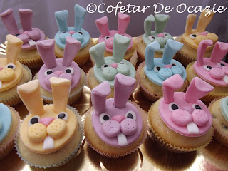 Cupcakes cu iepurasi reteta cupcakes de Pasti prajituri pentru copii candy bar candybar botez aniversare copii desert de casa figurine din fondant Cupcakes cu iepurasi reteta cupcakes de Pasti prajituri pentru copii candy bar candybar botez aniversare copii desert de casa figurine din fondant