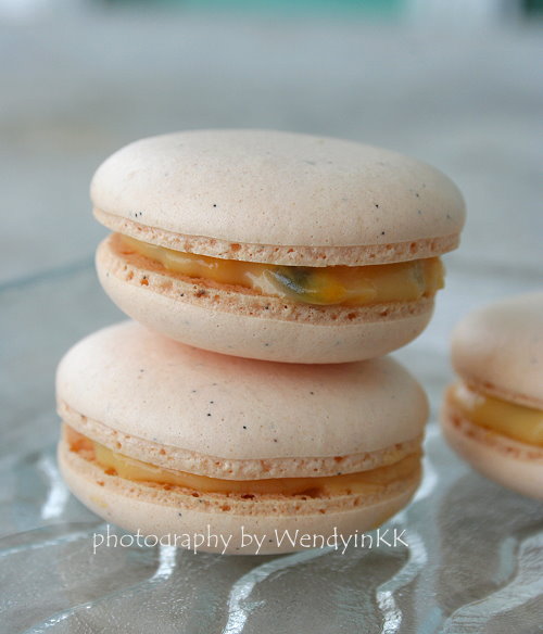 Table for 2.... or more Vanilla Bean Macaron with Passionfruit Curd