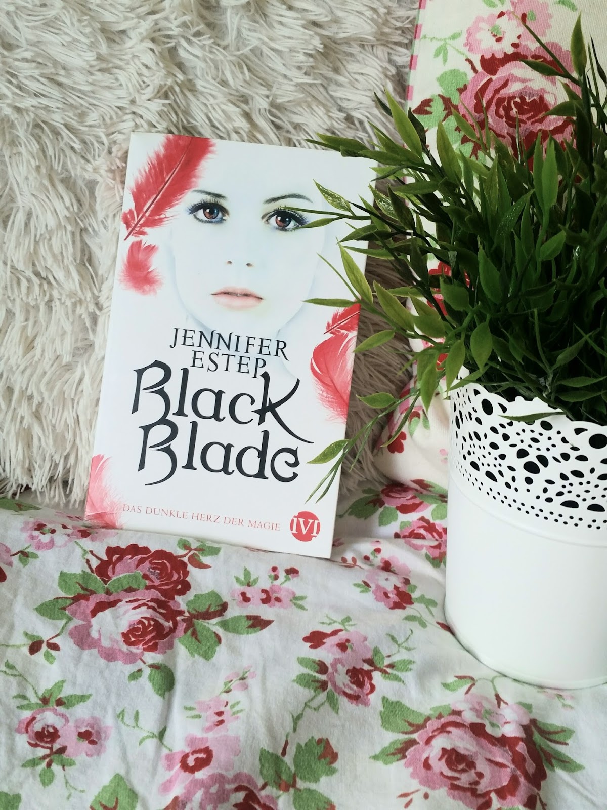 Julias Library Rezension zu Black Blade Das dunkle Herz der Magie von Jennifer Estep