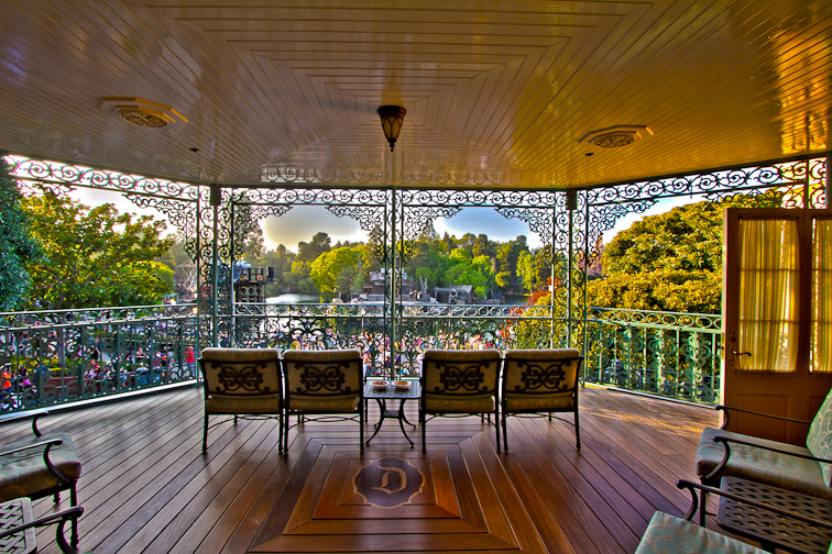 Disneyland Dream Suite Ss Of Spending A Night In The Dream Suite Is Item 1 On My Disneyland Bucket List If You Re As Obsessed I Am Ll Enjoy This Video From Disney Vacation