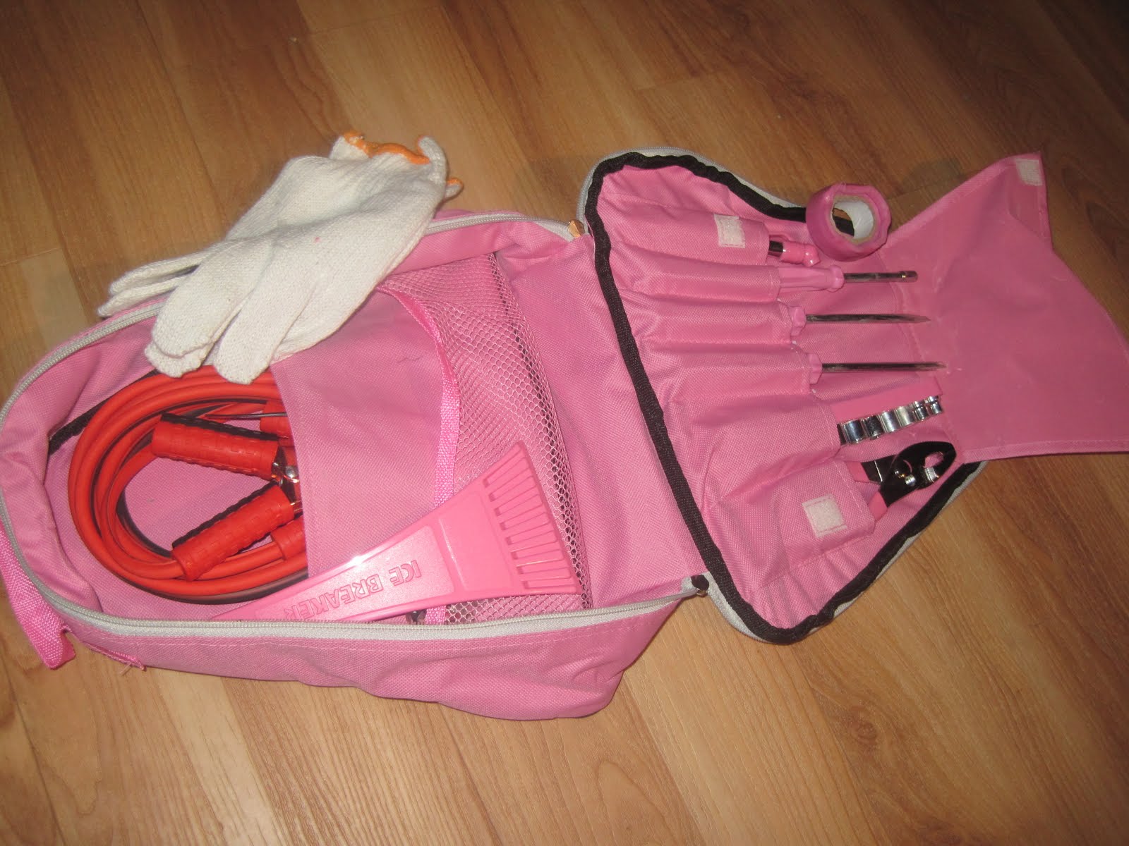 Shabby Pink World: Pink Auto Emergency Kit