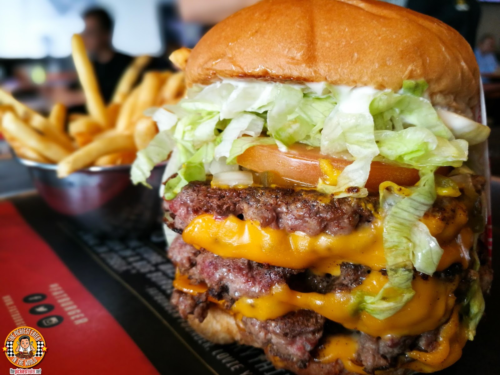 THE PICKIEST EATER IN THE WORLD: FATBURGER FINALLY OPENS IN GLORIETTA 2