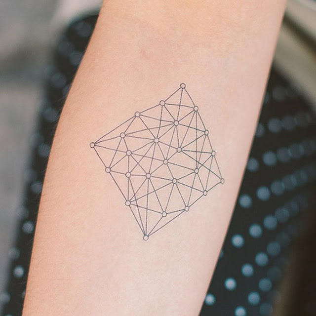 Tatuagens geométricas para as meninas Tatuagens geométricas para as meninas