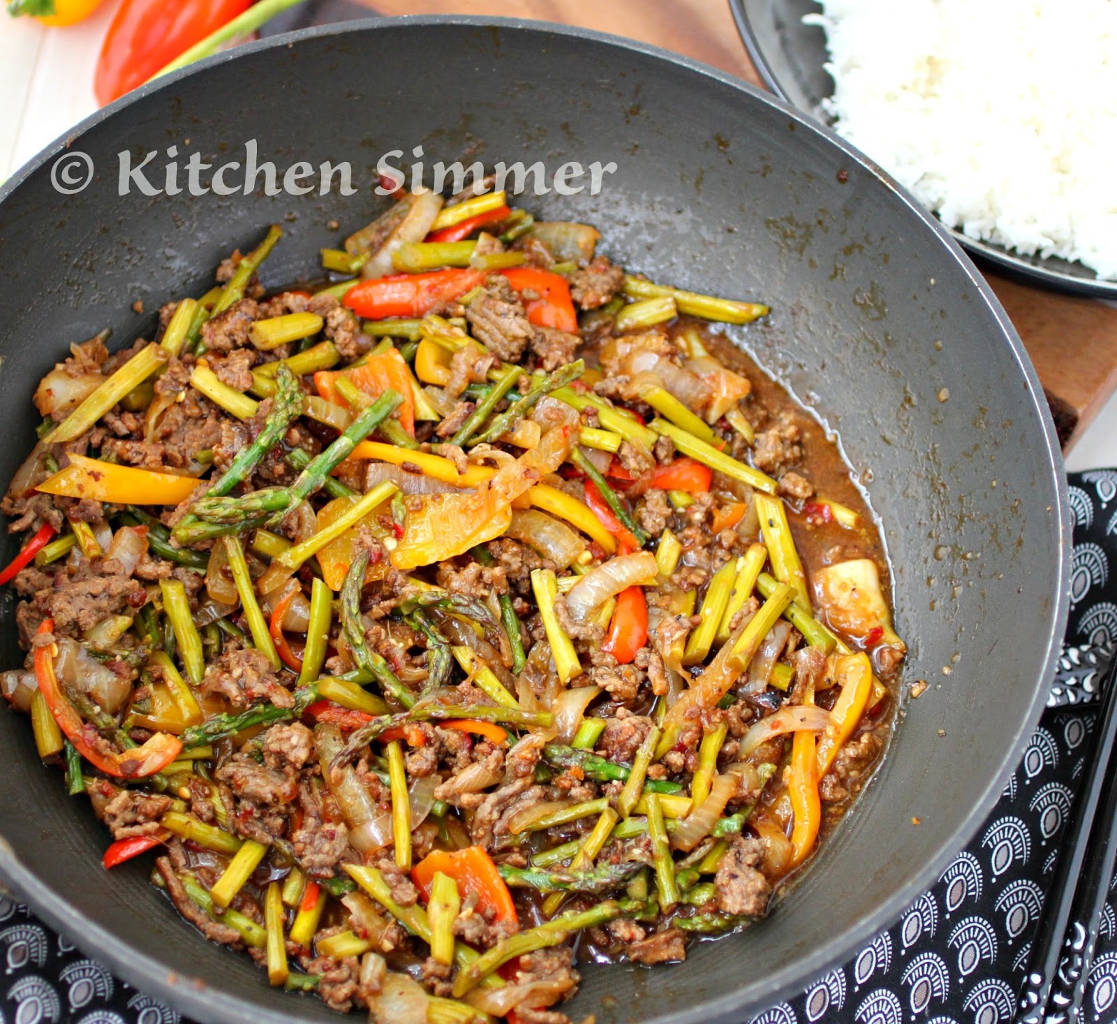 Kitchen Simmer Mince Beef and Asparagus Stir Fry