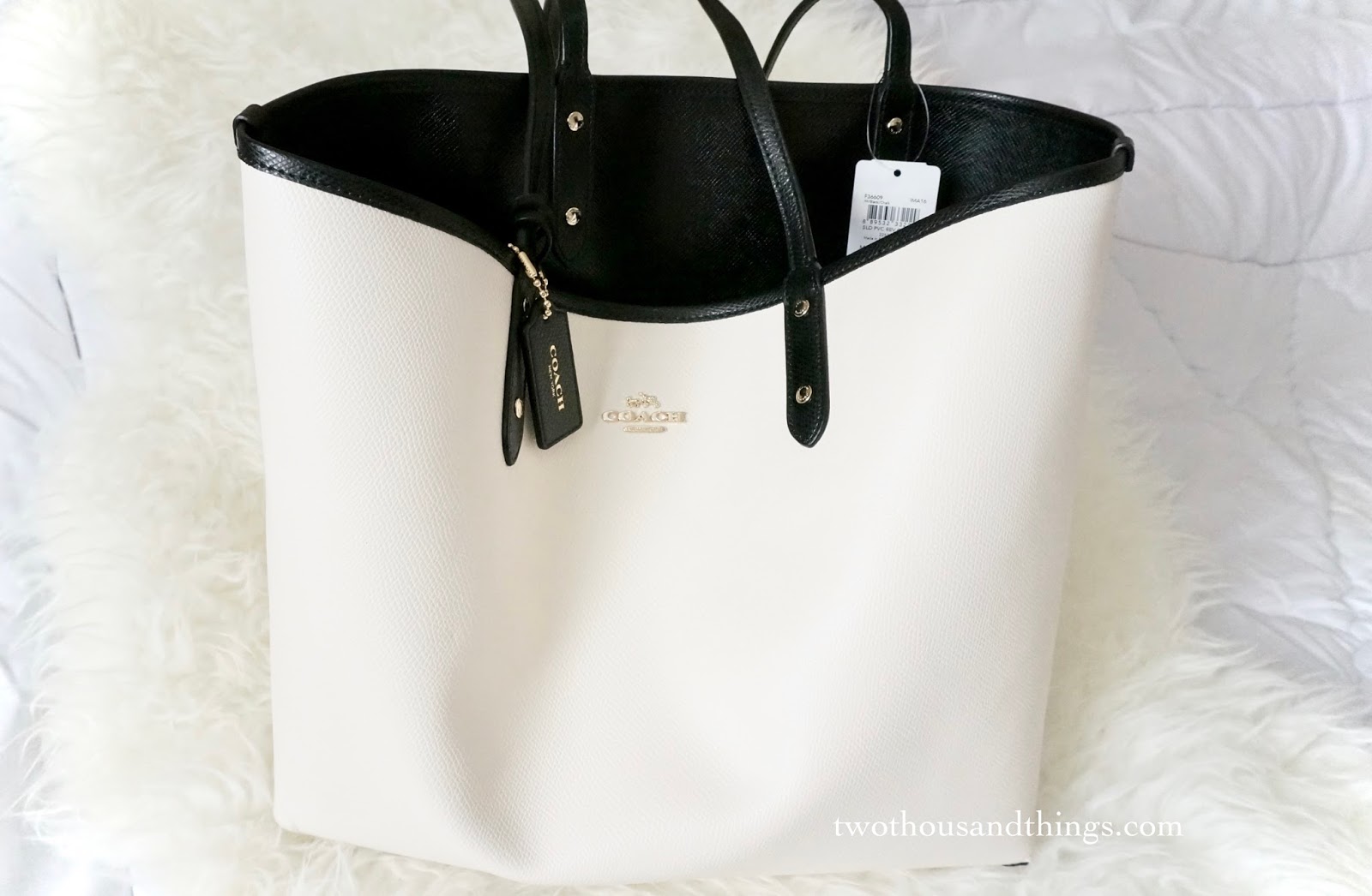 Most Worn Item of 2016 + [Bag Review] : Coach Reversible City Tote Bag -  Two Thousand Things